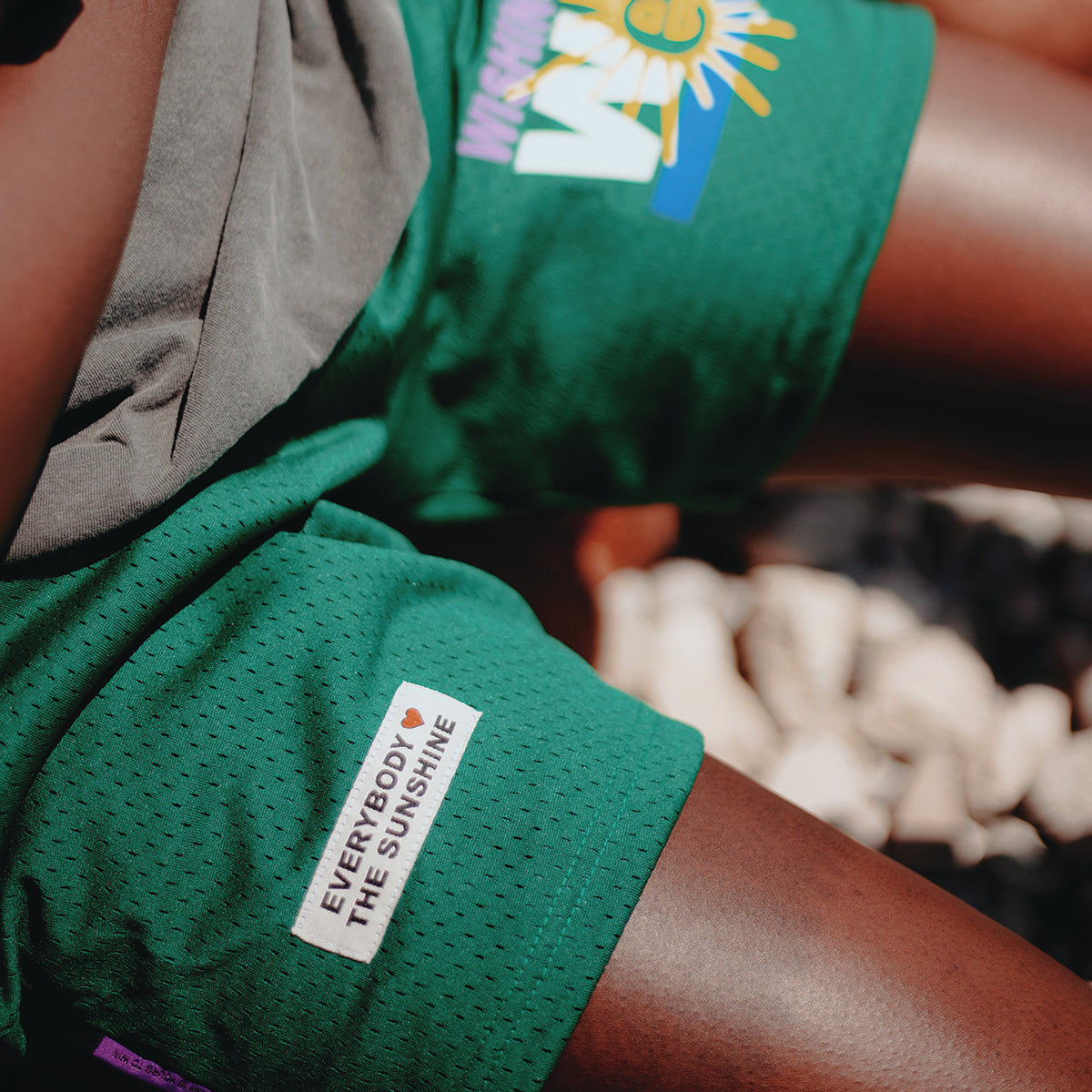 EVERYBODY LOVES THE SUNSHINE MESH SHORTS (GREEN)